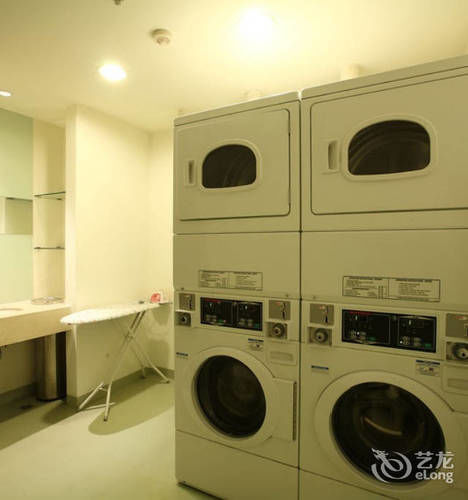 เจไอ โฮเทล เซี่ยงไฮ้ จิงอานเทมเปิล คังติงโร้ด Hotel ภายนอก รูปภาพ